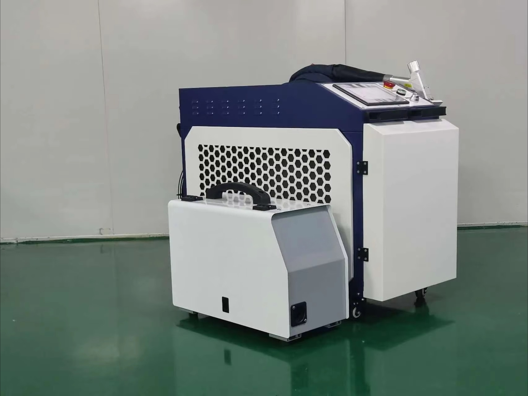Machine à souder Laser à Fiber - Laser Welding Machine 3 In 1 2000W avis et prix