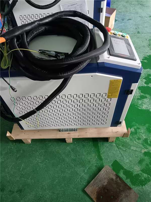 Soudeuse laser portative 3 en  - Fiber Laser Welding Machine 1500W avis et prix